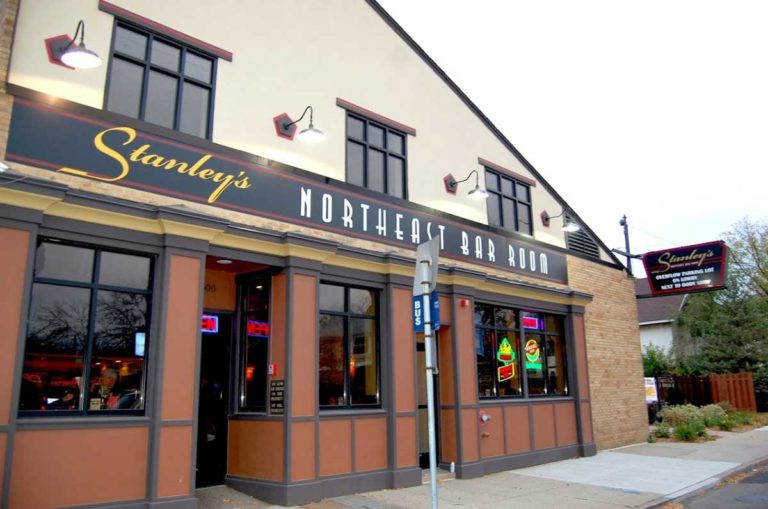 Front side of Stanley's Northeast Bar Room